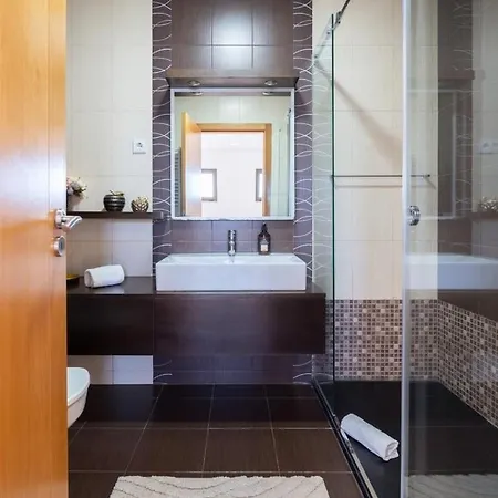 Serene Valley By Portugal Active Holiday home *